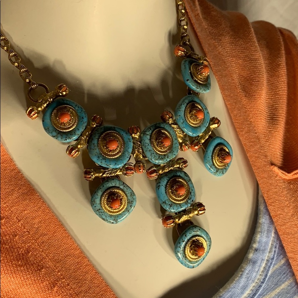 Statement necklace